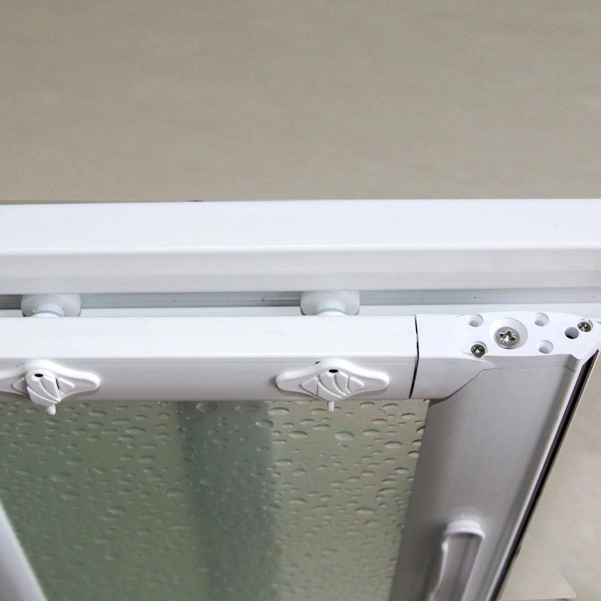 acril hoekdouchecabine met centrale opening witte pvc profielen acryl guazza effect schuifdeuren hoogte 190 cm verstelbare moderne douchecabine