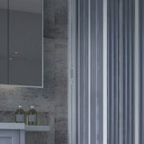 Vasca Venere New Flex douchecabine met zijopening voor badkuipen van 70 x 140 tot 70 x 170 cm. Verstelbaar inkortbaar en ruimtebesparend met magnetische sluiting. Gemaakt van duurzaam PVC en geproduceerd in Italië.